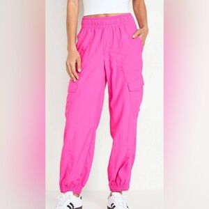 Hot pink old navy cargo pants size Medium; new without tags